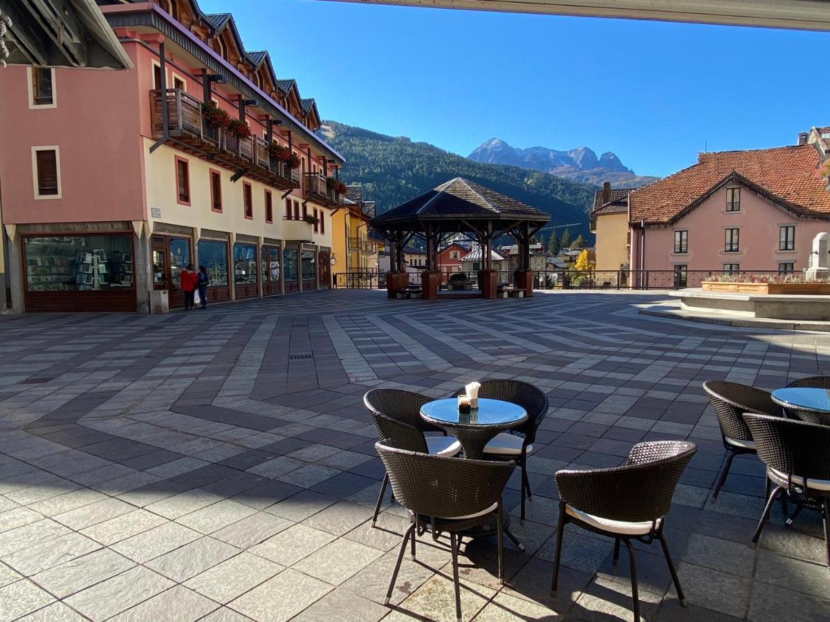 Finestra Sull'Adamello Passo del Tonale Exterior foto