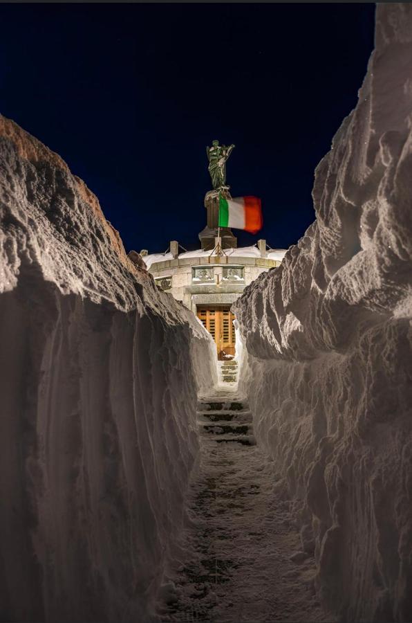 Finestra Sull'Adamello Passo del Tonale Exterior foto